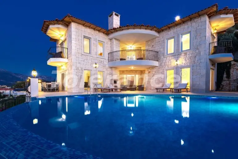 Вилла или дом в Каше с бассейном: купить недвижимость в Турции - 21956