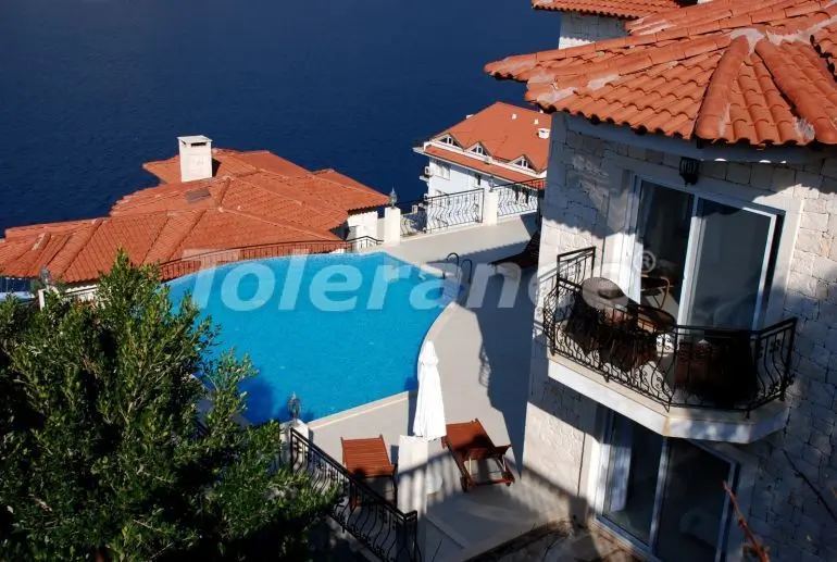 Вилла или дом в Каше с бассейном: купить недвижимость в Турции - 21957