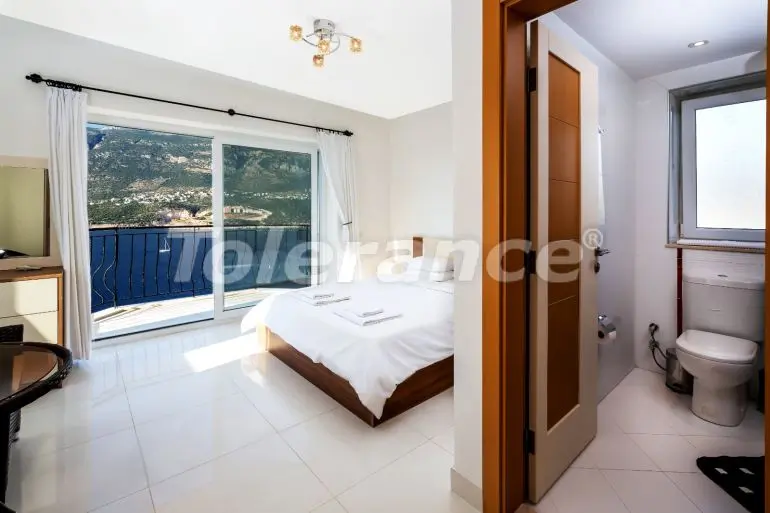 Вилла или дом в Каше с бассейном: купить недвижимость в Турции - 21967