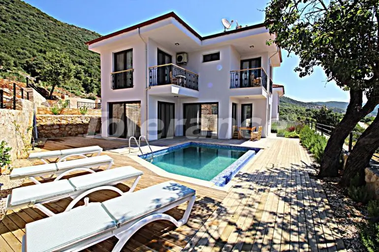 Вилла или дом в Каше с бассейном: купить недвижимость в Турции - 30300