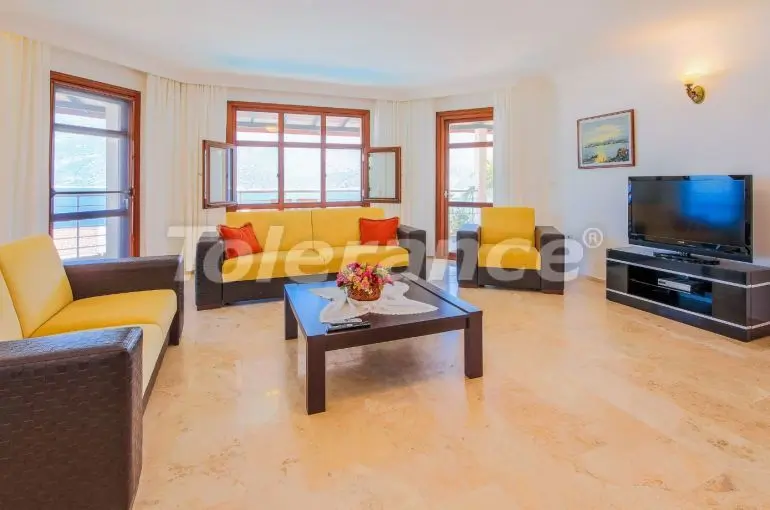 Вилла или дом в Каше с бассейном: купить недвижимость в Турции - 31354