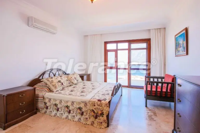 Вилла или дом в Каше с бассейном: купить недвижимость в Турции - 31358