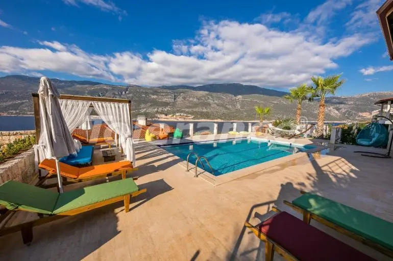 Вилла или дом в Каше с бассейном: купить недвижимость в Турции - 31361