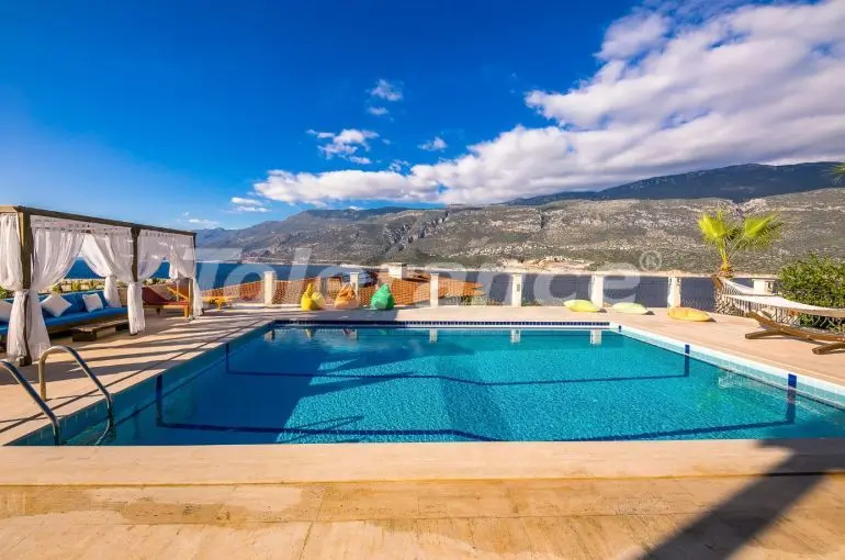 Вилла или дом в Каше с бассейном: купить недвижимость в Турции - 31369