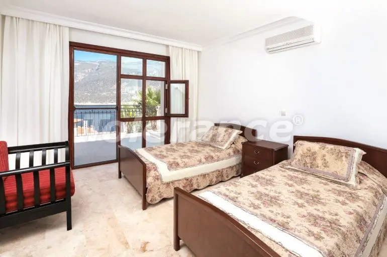 Вилла или дом в Каше с бассейном: купить недвижимость в Турции - 31388