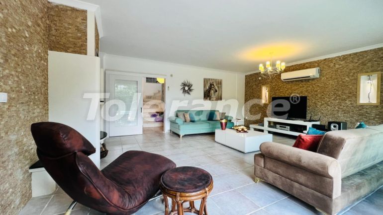 Вилла или дом в Кириш, Кемер с бассейном: купить недвижимость в Турции - 111046