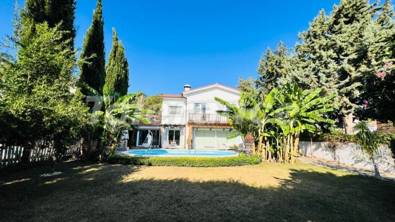 Вилла или дом в Кириш, Кемер с бассейном: купить недвижимость в Турции - 111060