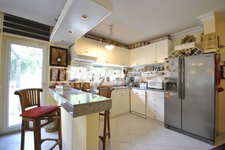 Вилла или дом в Кириш, Кемер с бассейном: купить недвижимость в Турции - 136636