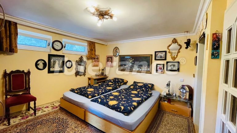 Вилла или дом в Кириш, Кемер с бассейном: купить недвижимость в Турции - 136637