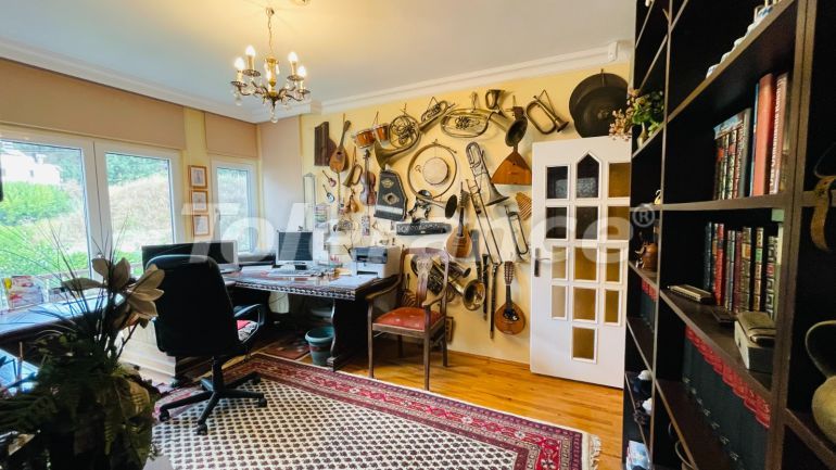 Вилла или дом в Кириш, Кемер с бассейном: купить недвижимость в Турции - 136653