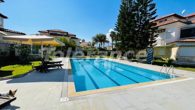 Вилла или дом в Кириш, Кемер с бассейном: купить недвижимость в Турции - 136655