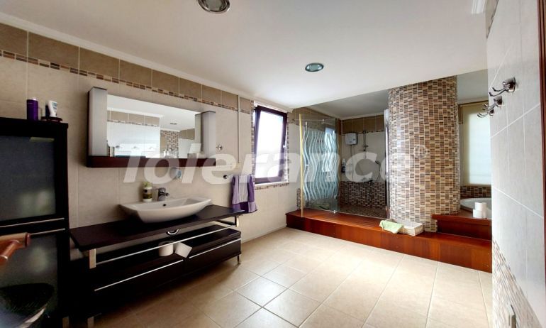 Вилла или дом в Коньяалты, Анталия: купить недвижимость в Турции - 112730