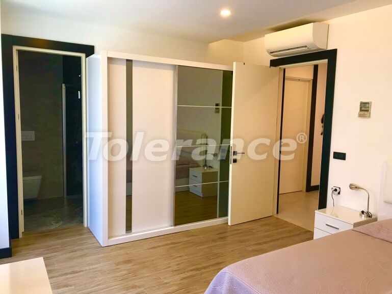 Вилла или дом в Коньяалты, Анталия с бассейном: купить недвижимость в Турции - 60033