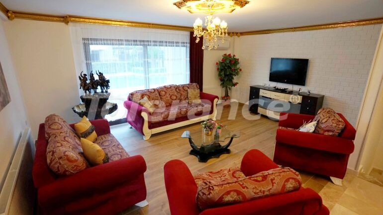 Вилла или дом в Коньяалты, Анталия с бассейном: купить недвижимость в Турции - 61942