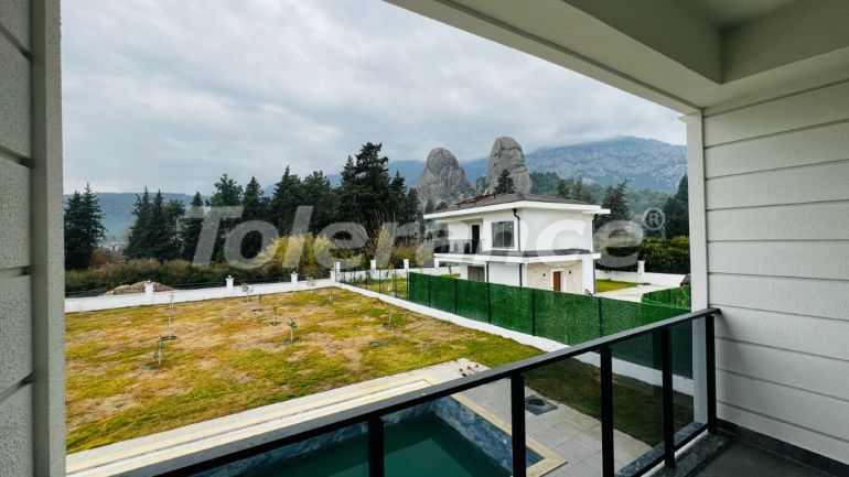 Вилла или дом в Куздере, Кемер с бассейном: купить недвижимость в Турции - 136606