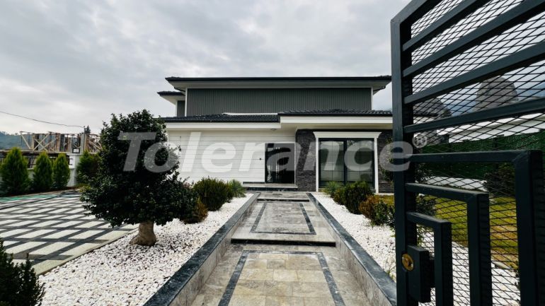 Вилла или дом в Куздере, Кемер с бассейном: купить недвижимость в Турции - 136609