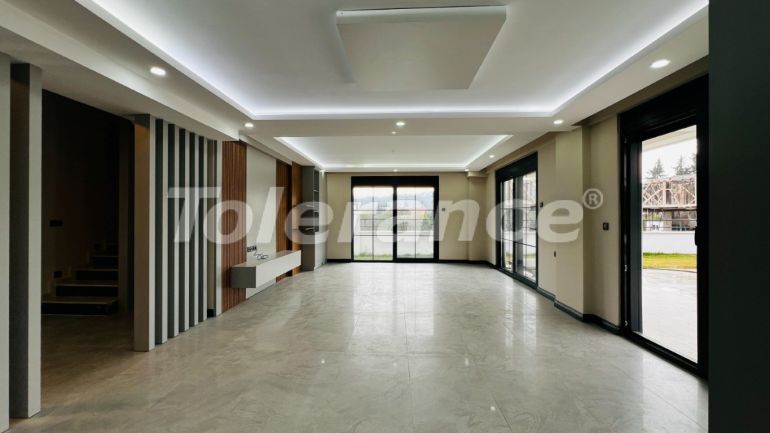 Вилла или дом в Куздере, Кемер с бассейном: купить недвижимость в Турции - 136611