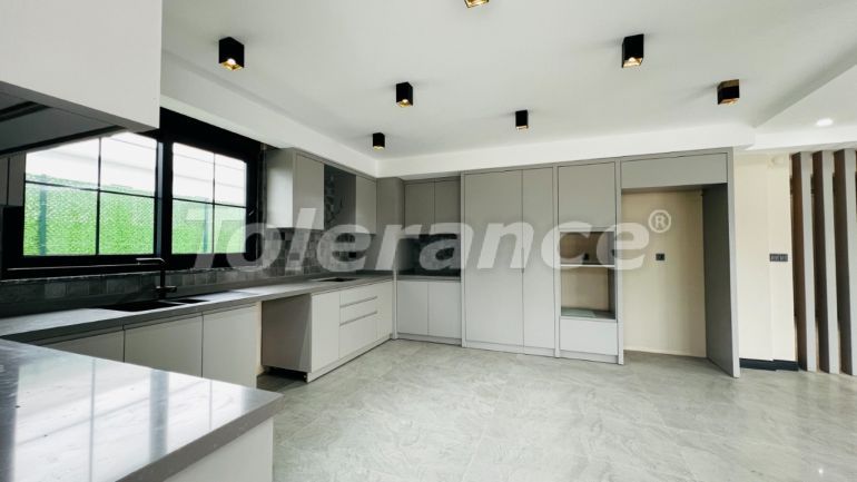 Вилла или дом в Куздере, Кемер с бассейном: купить недвижимость в Турции - 136616