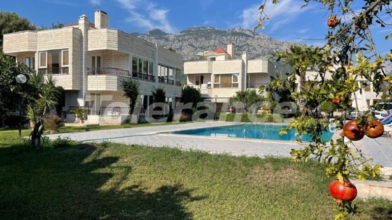 Вилла или дом в Куздере, Кемер с бассейном: купить недвижимость в Турции - 66456