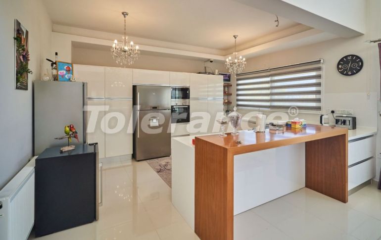 Вилла или дом в Кирения, Северный Кипр вид на море с бассейном: купить недвижимость в Турции - 105587