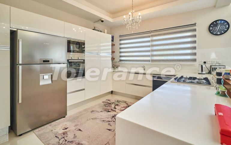 Вилла или дом в Кирения, Северный Кипр вид на море с бассейном: купить недвижимость в Турции - 105590