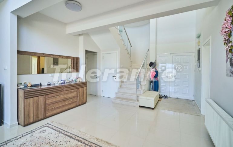 Вилла или дом в Кирения, Северный Кипр вид на море с бассейном: купить недвижимость в Турции - 105592