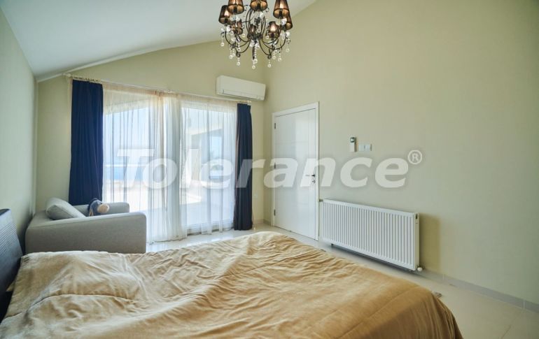 Вилла или дом в Кирения, Северный Кипр вид на море с бассейном: купить недвижимость в Турции - 105593