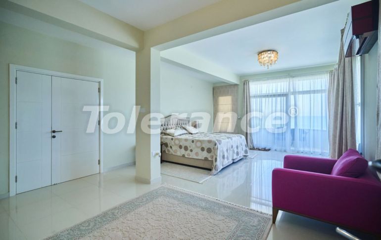 Вилла или дом в Кирения, Северный Кипр вид на море с бассейном: купить недвижимость в Турции - 105598