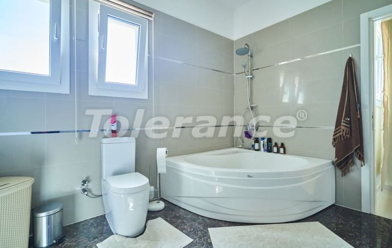 Вилла или дом в Кирения, Северный Кипр вид на море с бассейном: купить недвижимость в Турции - 105600