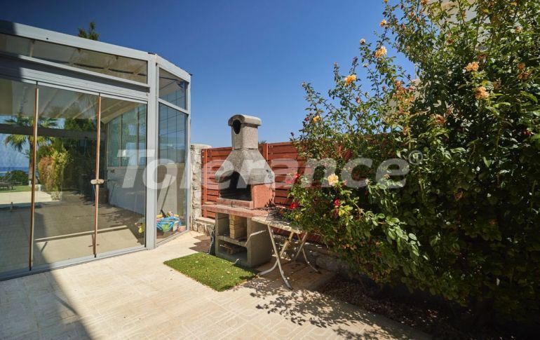 Вилла или дом в Кирения, Северный Кипр вид на море с бассейном: купить недвижимость в Турции - 105606