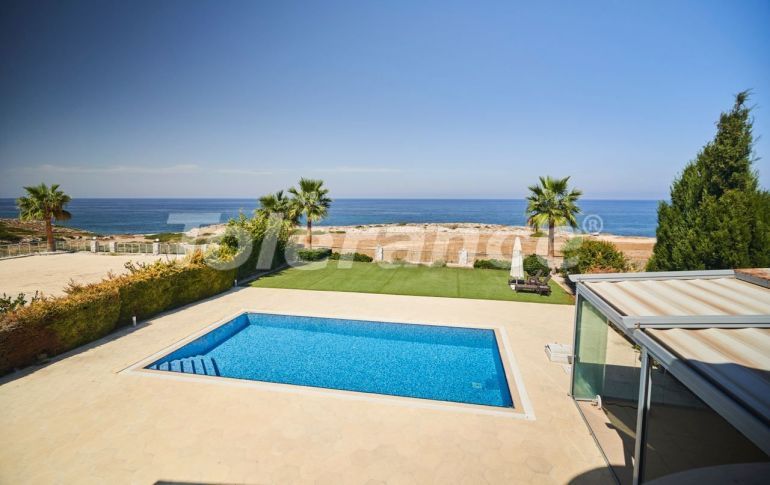 Вилла или дом в Кирения, Северный Кипр вид на море с бассейном: купить недвижимость в Турции - 105611