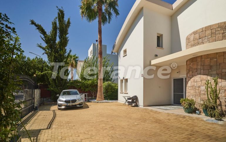 Вилла или дом в Кирения, Северный Кипр вид на море с бассейном: купить недвижимость в Турции - 105613