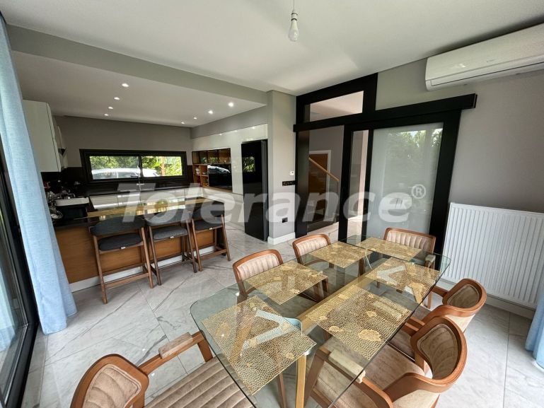 Вилла или дом в Кирения, Северный Кипр с бассейном: купить недвижимость в Турции - 105884