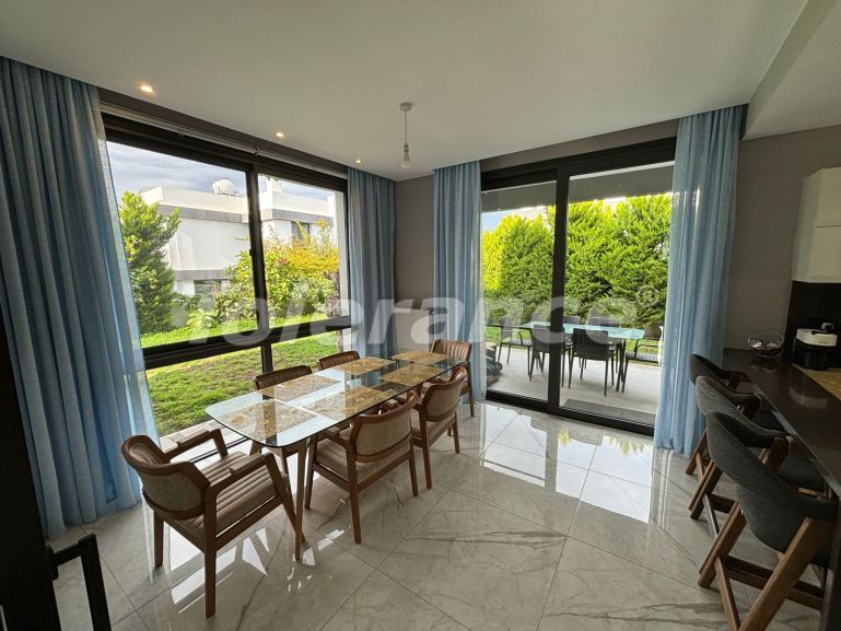 Вилла или дом в Кирения, Северный Кипр с бассейном: купить недвижимость в Турции - 105885