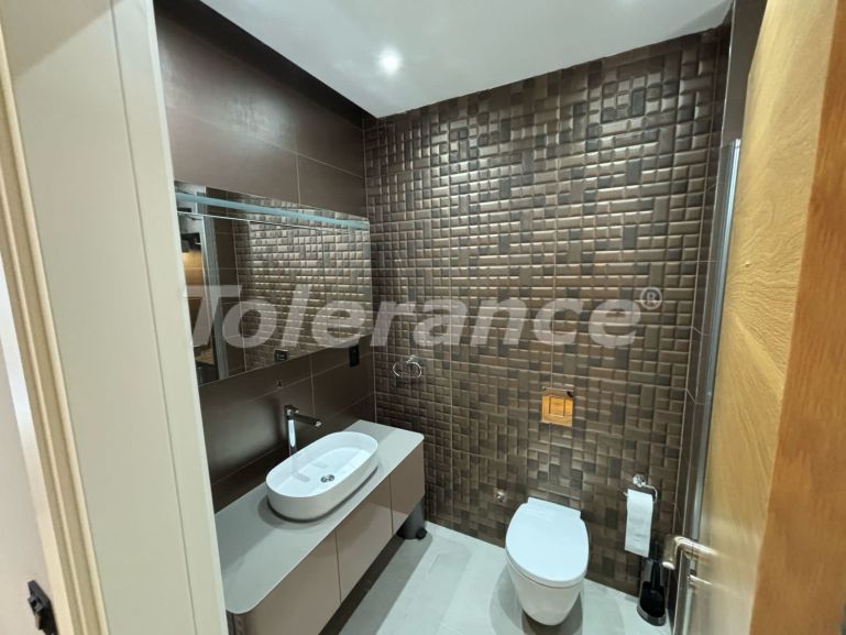 Вилла или дом в Кирения, Северный Кипр с бассейном: купить недвижимость в Турции - 105893