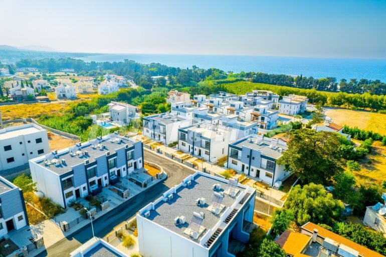 Вилла или дом в Кирения, Северный Кипр с бассейном: купить недвижимость в Турции - 105984