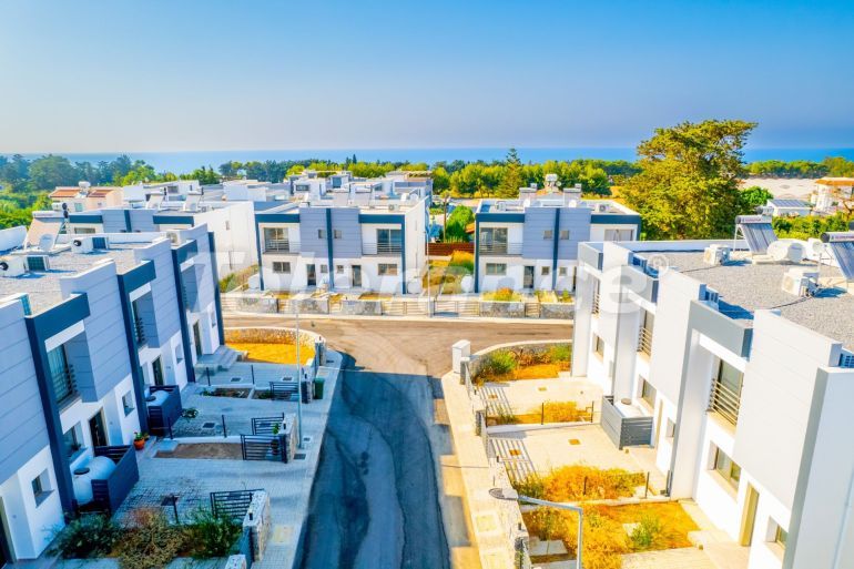 Вилла или дом в Кирения, Северный Кипр с бассейном: купить недвижимость в Турции - 105985