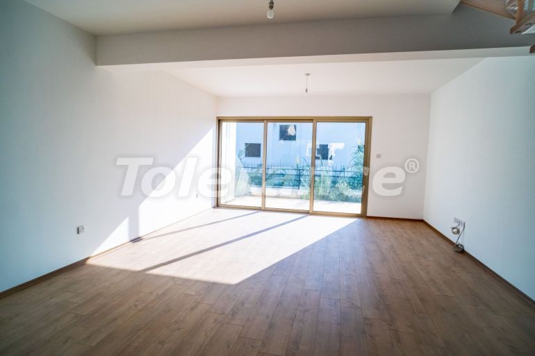 Вилла или дом в Кирения, Северный Кипр с бассейном: купить недвижимость в Турции - 105988