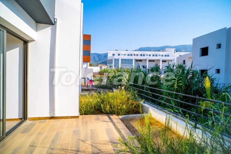 Вилла или дом в Кирения, Северный Кипр с бассейном: купить недвижимость в Турции - 105991