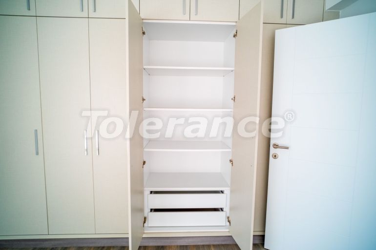 Вилла или дом в Кирения, Северный Кипр с бассейном: купить недвижимость в Турции - 106007