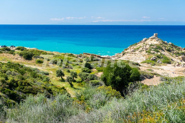 Вилла или дом в Кирения, Северный Кипр вид на море с бассейном: купить недвижимость в Турции - 107175