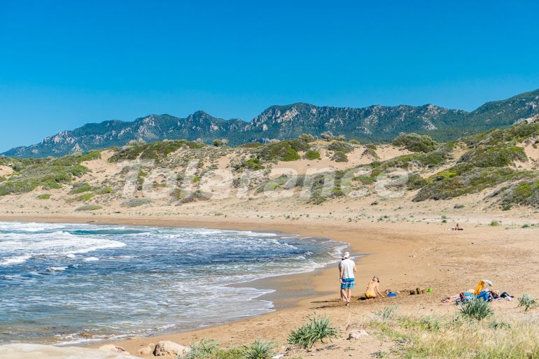 Вилла или дом в Кирения, Северный Кипр вид на море с бассейном: купить недвижимость в Турции - 107176