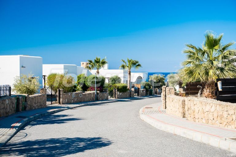 Вилла или дом в Кирения, Северный Кипр вид на море с бассейном: купить недвижимость в Турции - 107198