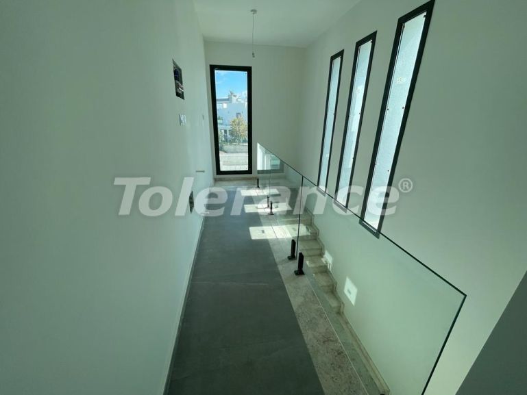 Вилла или дом в Кирения, Северный Кипр вид на море с бассейном: купить недвижимость в Турции - 110401