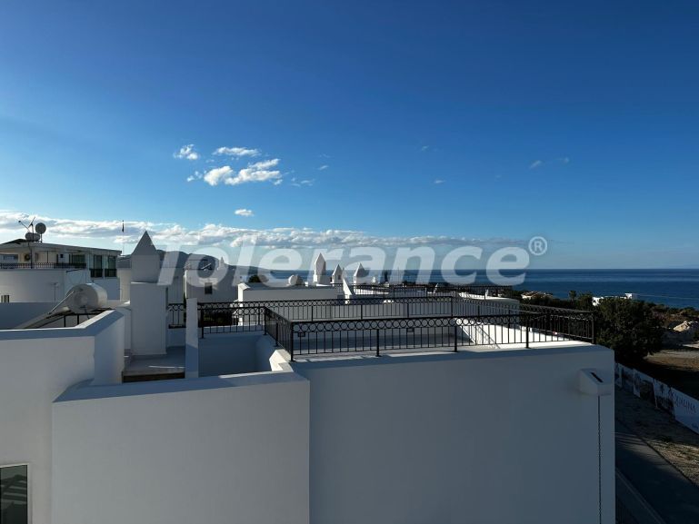 Вилла или дом в Кирения, Северный Кипр вид на море с бассейном: купить недвижимость в Турции - 114858