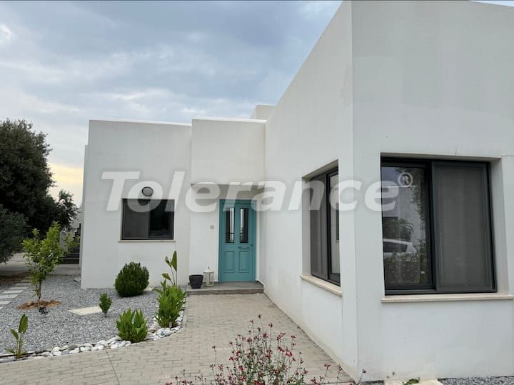 Вилла или дом в Кирения, Северный Кипр вид на море с бассейном: купить недвижимость в Турции - 117979