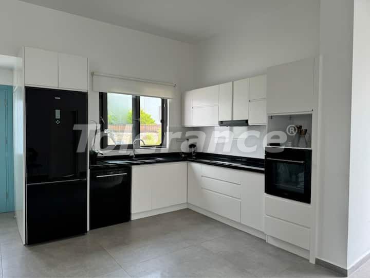 Вилла или дом в Кирения, Северный Кипр вид на море с бассейном: купить недвижимость в Турции - 117982