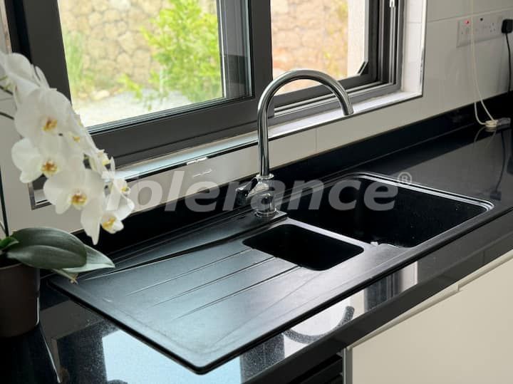 Вилла или дом в Кирения, Северный Кипр вид на море с бассейном: купить недвижимость в Турции - 117983