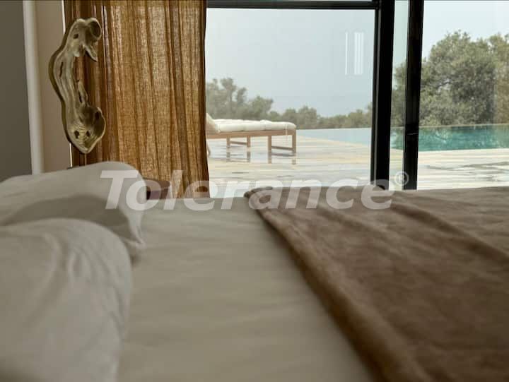 Вилла или дом в Кирения, Северный Кипр вид на море с бассейном: купить недвижимость в Турции - 117988