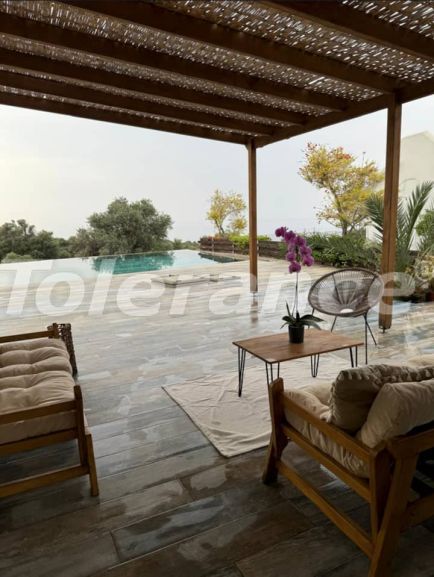 Вилла или дом в Кирения, Северный Кипр вид на море с бассейном: купить недвижимость в Турции - 117995